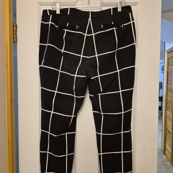 Lauren Ralph Lauren Black and White Checkered Pants - Picture 3 of 4